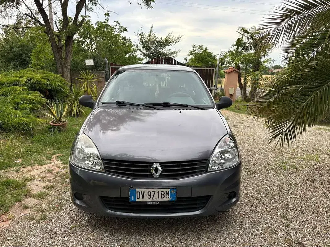 Usata Renault Clio II 58 CV (42 kW) 2009 Blu/azzurro Berlina