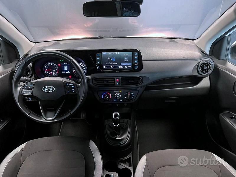 Usata Hyundai i10 67 CV (49 kW) 2023 Bianco Utilitaria
