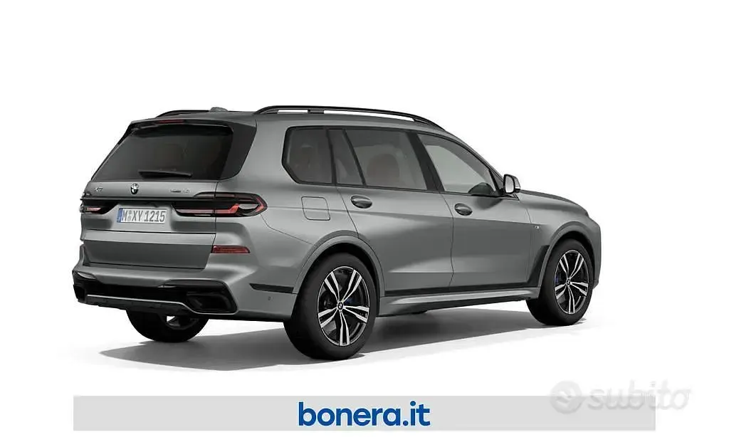Nuova BMW X7 M Sport 381 CV (280 kW) 2026 Frozen pure grey metallizzato SUV