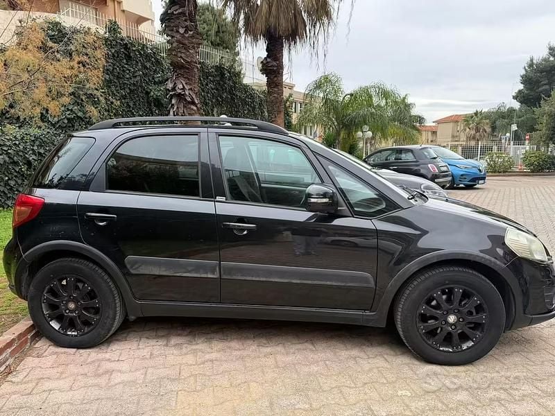 Usata Suzuki SX4 120 CV (88 kW) 2012 Blu Utilitaria