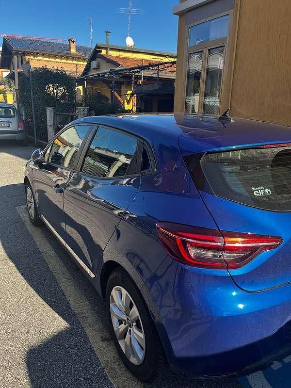 Blu/azzurro Usata 2020 Renault Clio V Zen Tre volumi | 12.500 € (Buon prezzo) - Immagine 1/4
