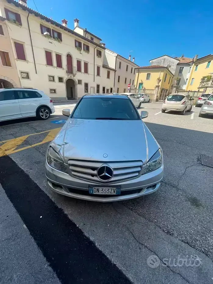 Usata Mercedes C220 Avantgarde 170 CV (125 kW) 2008 Grigio Berlina