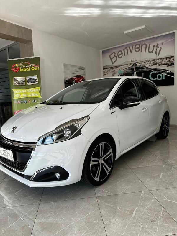 Usata Peugeot 208 GT-line 110 CV (80 kW) 2016 Bianco Utilitaria
