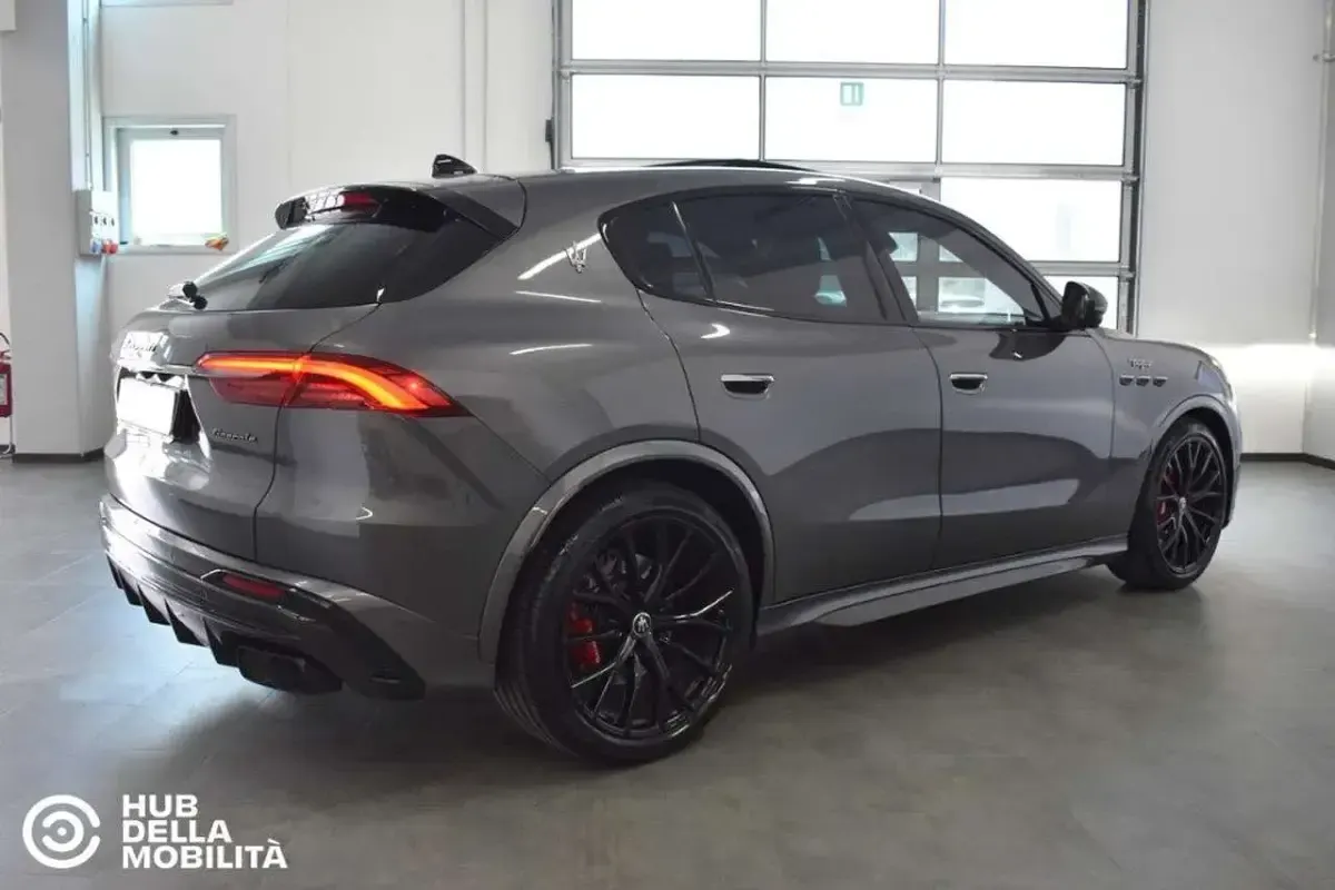 Usata Maserati Grecale 530 CV (389 kW) 2022 Grigio SUV