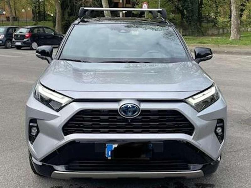 Usata Toyota RAV4 Hybrid Style 185 CV (136 kW) 2023 Argento SUV