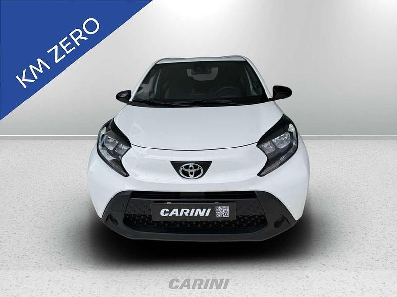 Nuova Toyota Aygo X Active 72 CV (52 kW) 2025 Biancointerni neri SUV