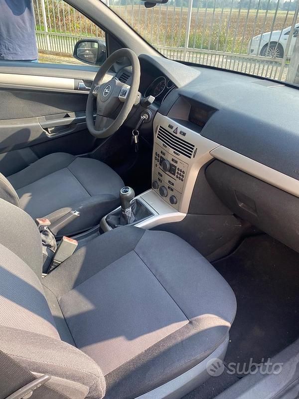 Usata Opel Astra 101 CV (74 kW) 2008 Blu Station wagon