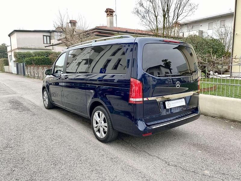 Usata Mercedes V220 Executive 163 CV (119 kW) 2015 Blu Monovolume
