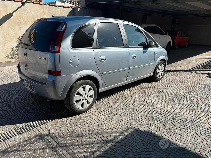 Usata Opel Meriva 101 CV (74 kW) 2003 Grigio Monovolume