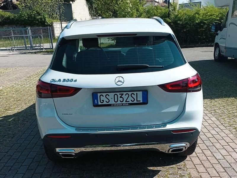 Usata Mercedes GLA200 Executive 150 CV (110 kW) 2021 Bianco SUV