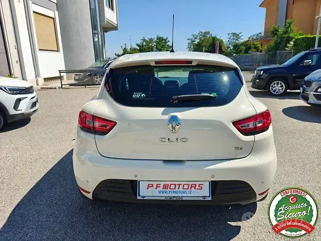 Usata Renault Clio IV Life 90 CV (66 kW) 2017 Beige Berlina