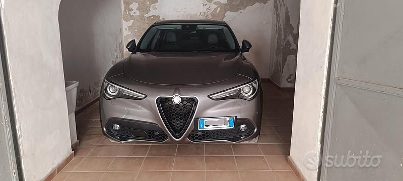 Usata Alfa Romeo Stelvio 190 CV (139 kW) 2020 Grigio SUV