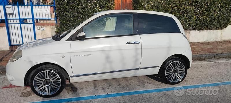 Usata Lancia Ypsilon 75 CV (55 kW) 2009 Bianco Utilitaria