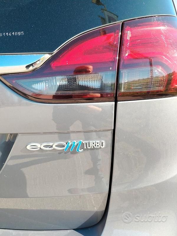 Usata Opel Zafira Tourer 2016 Marrone Monovolume