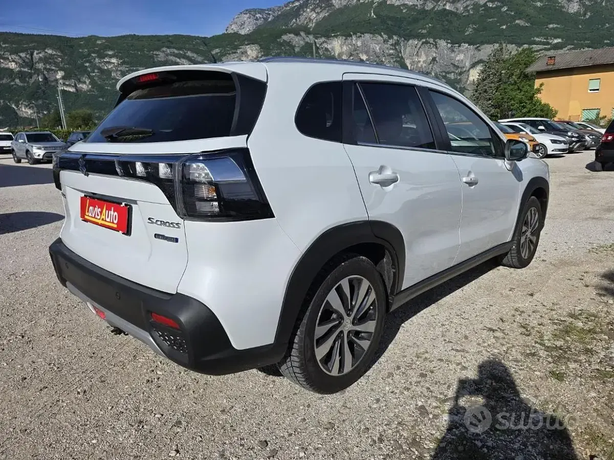 Używany Suzuki SX4 S-Cross 129 KM (94 kW) 2023 Biały SUV