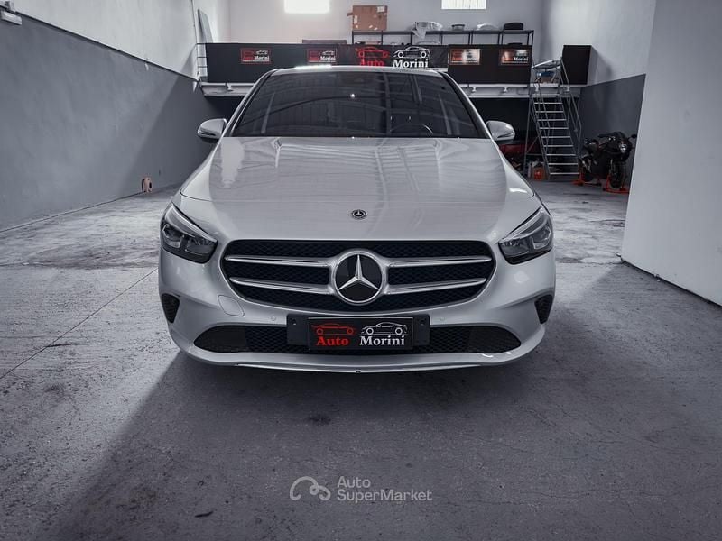 Käytetty Mercedes B200 Executive 150 HP (110 kW) 2020 Hopea Tila-auto