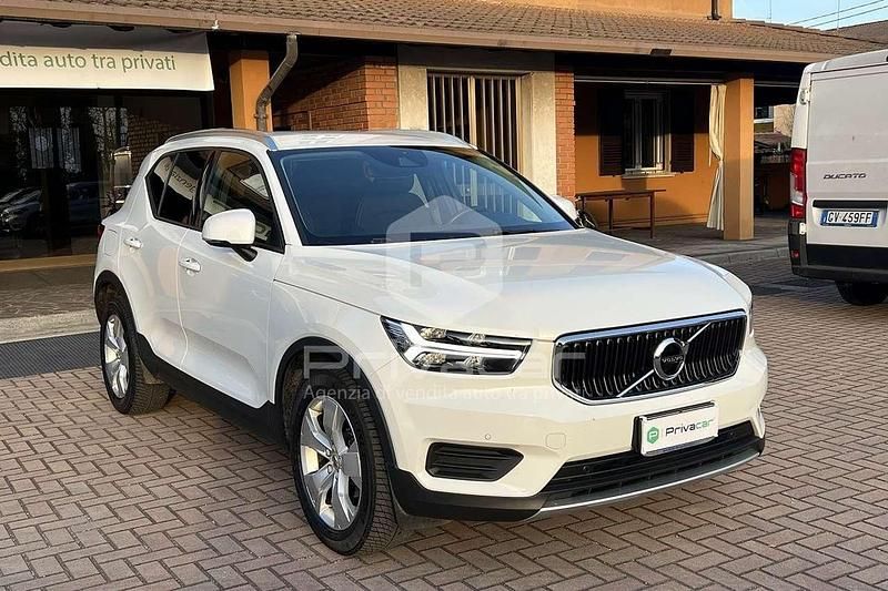 Usata Volvo XC40 Momentum 150 CV (110 kW) 2019 Bianco SUV