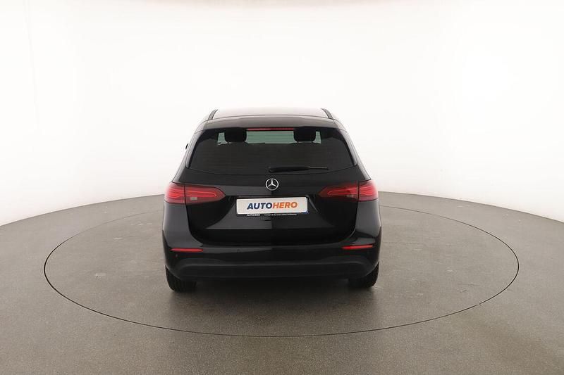 Usata Mercedes B180 150 CV (110 kW) 2023 Nero Monovolume
