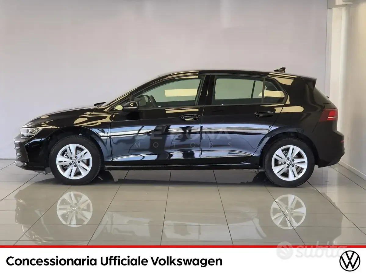 Brugt VW Golf VIII Life 116 HK (85 kW) 2025 Sort Hatchback
