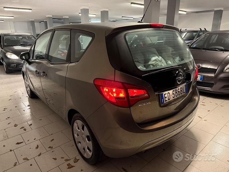 Usata Opel Meriva Cosmo 120 CV (88 kW) 2010 Grigio Monovolume