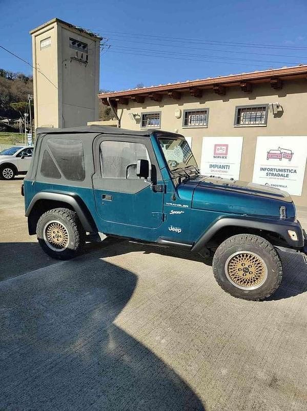 Usata Jeep Wrangler 118 CV (86 kW) 1997 Verde SUV