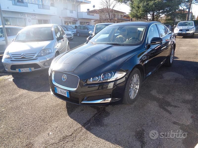 Usata Jaguar XF 240 CV (176 kW) 2012 Nero Berlina