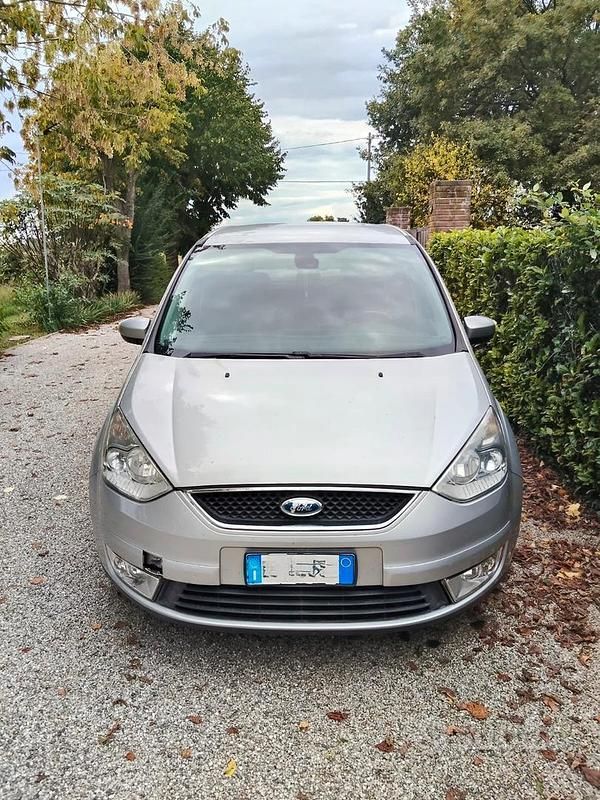 Usata Ford Galaxy Ghia 130 CV (95 kW) 2008 Grigio Monovolume