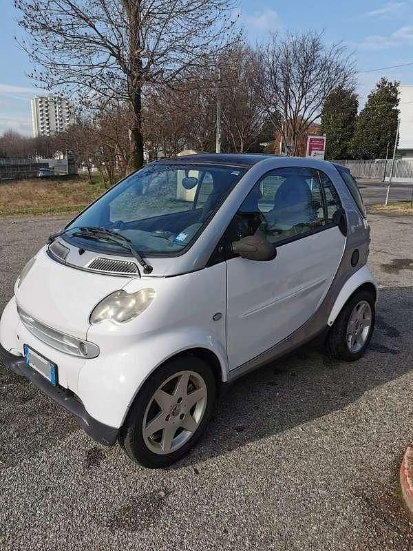 Usata Smart ForTwo Coupé 61 CV (44 kW) 2003 Bianco Coupé