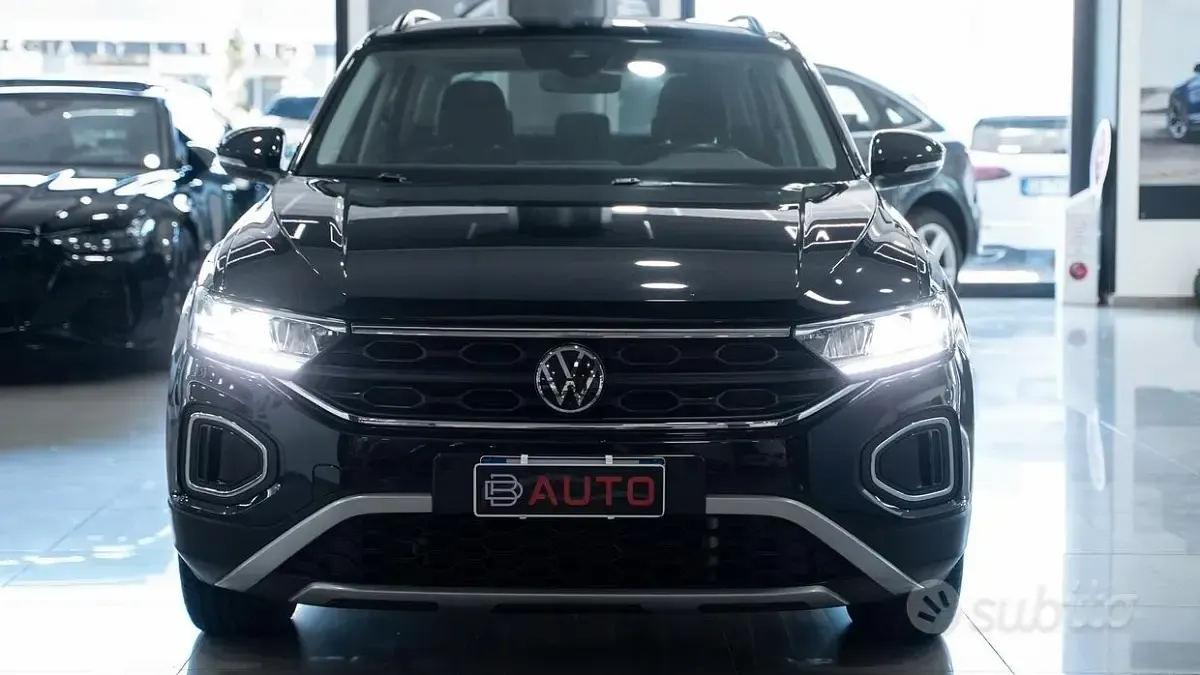 Usata VW T-Roc Sport 150 CV (110 kW) 2023 Nero SUV