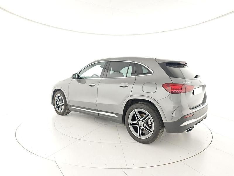 Usata Mercedes GLA200 AMG Line Premium 150 CV (110 kW) 2025 Gray SUV