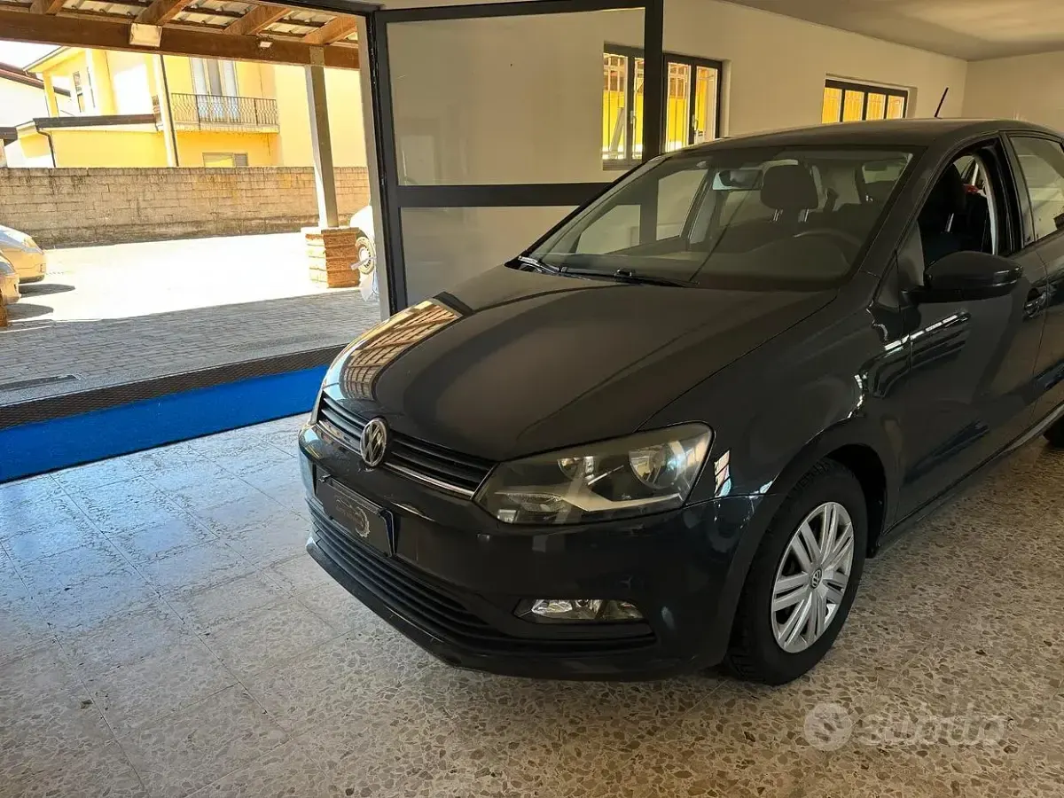 Käytetty VW Polo Trendline 60 HP (44 kW) 2016 Harmaa Sedan