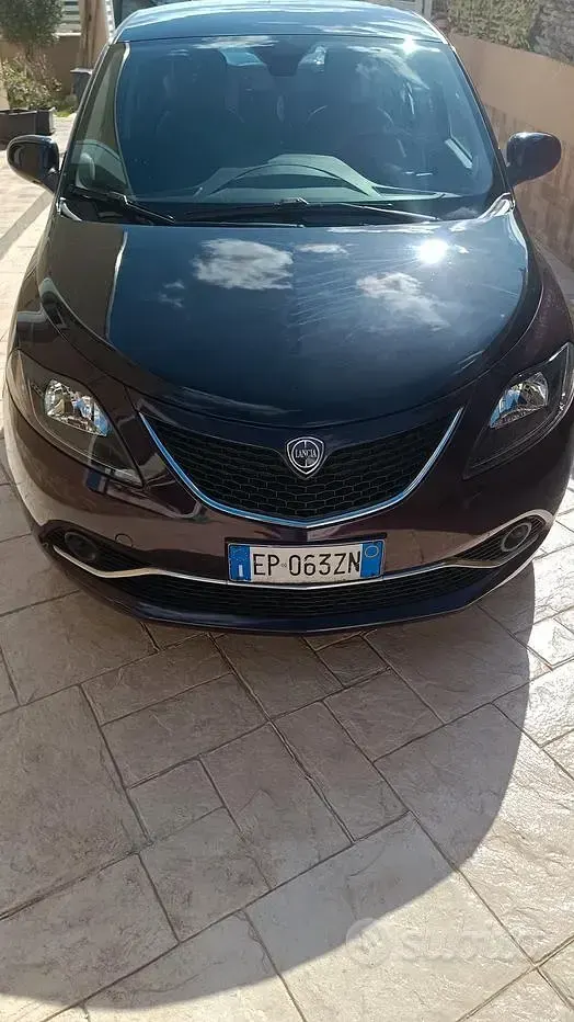 Usata Lancia Ypsilon Silver 69 CV (50 kW) 2013 Nero Utilitaria