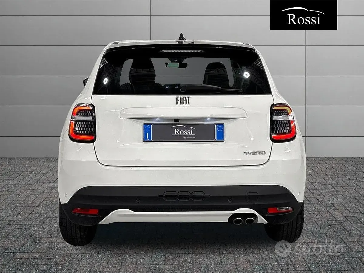 Usata Fiat 600 Pop 136 CV (100 kW) 2025 Bianco SUV