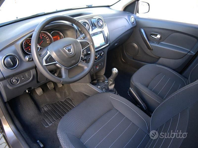 Usata Dacia Sandero Comfort 101 CV (74 kW) 2020 Bianco Berlina