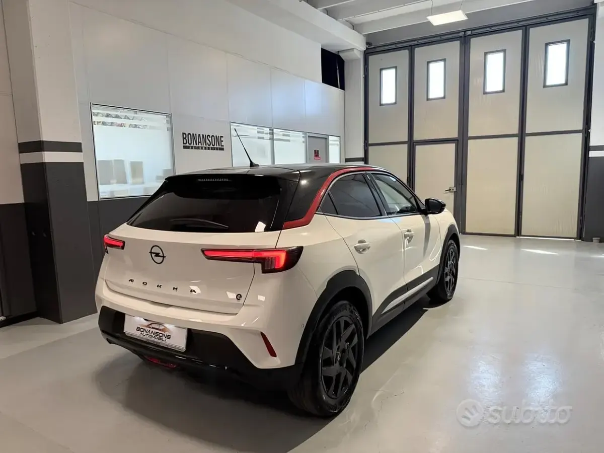 Usata Opel Mokka-e Edition 56 kW (77 CV) 2023 Bianco SUV