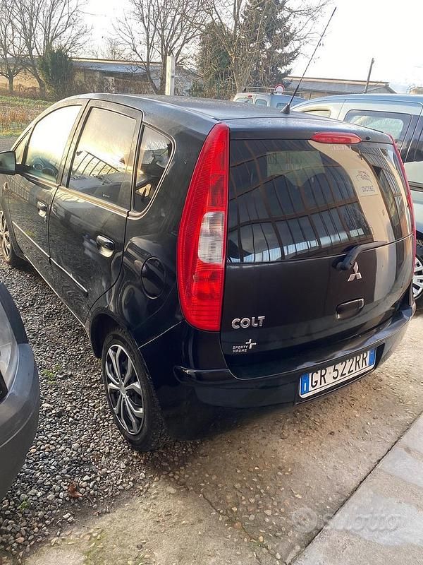 Usata Mitsubishi Colt Invite 2007 Nero Berlina