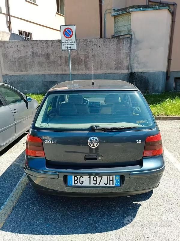 Usata VW Golf IV 100 CV (73 kW) 2000 Berlina