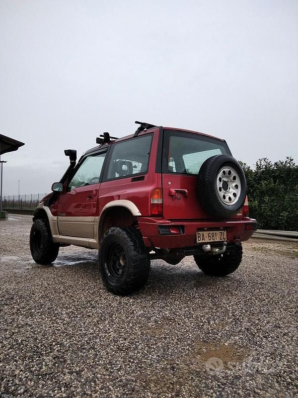 Usata Suzuki Vitara 96 CV (70 kW) 1999 Rosso SUV