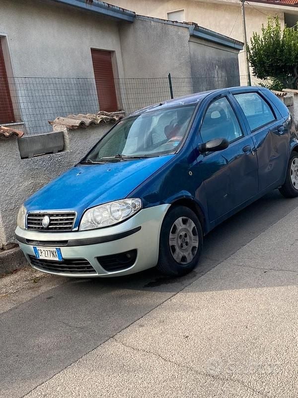 Usata Fiat Punto 69 CV (50 kW) 2004 Blu Utilitaria