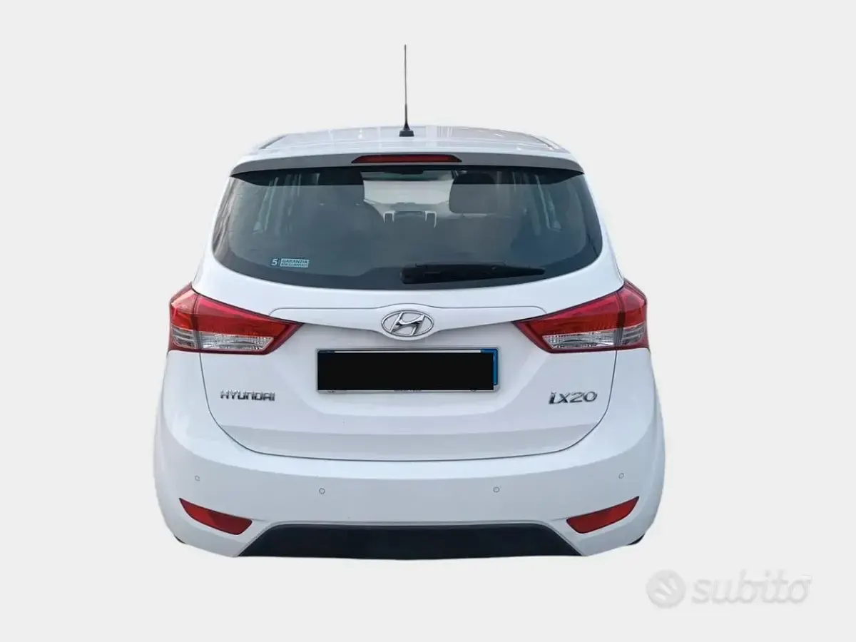 Usata Hyundai i20 Comfort 125 CV (91 kW) 2019 Bianco Utilitaria