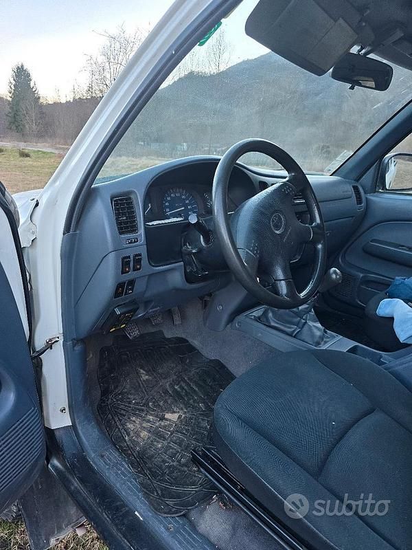 Usata Toyota HiLux 2005 Bianco Pick-up