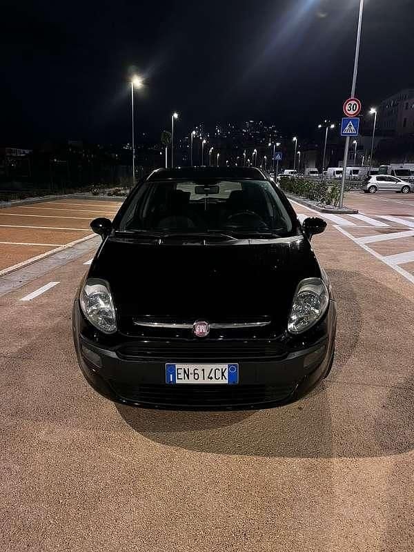 Usata Fiat Punto Lounge 75 CV (55 kW) 2012 Utilitaria