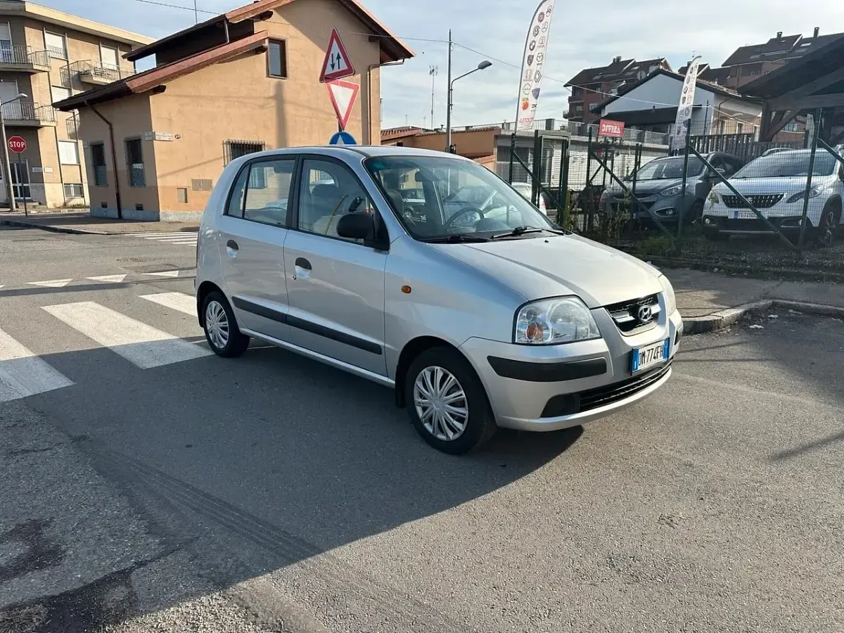 Usata Hyundai Atos Active 63 CV (46 kW) 2008 Grigio Utilitaria