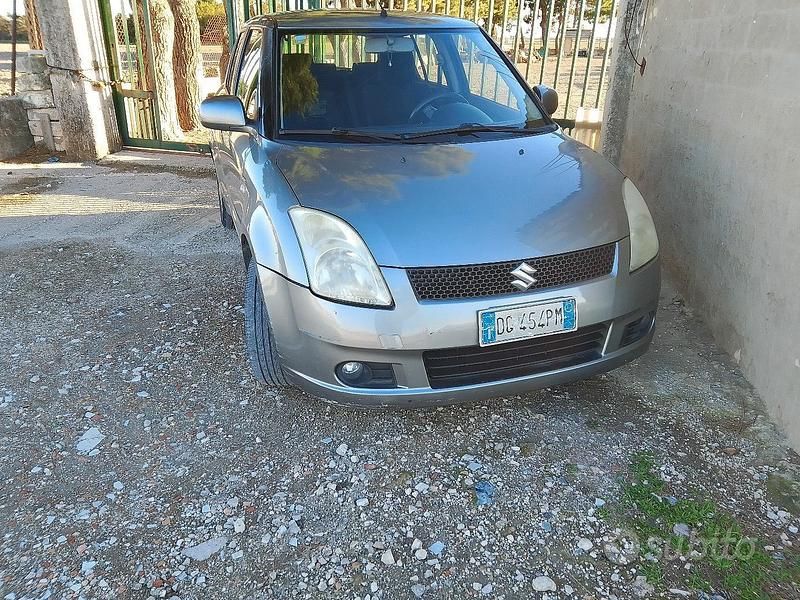 Usata Suzuki Swift 70 CV (51 kW) 2007 Grigio Utilitaria