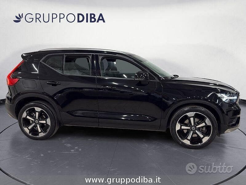 Usata Volvo XC40 Momentum 150 CV (110 kW) 2019 Nero SUV