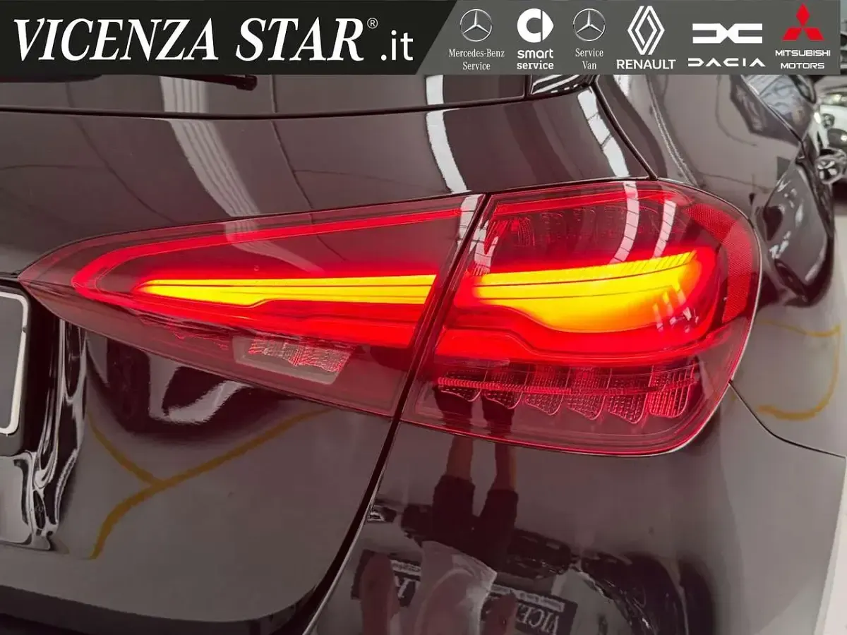 Usata Mercedes A180 116 CV (85 kW) 2025 Nero cosmo Berlina