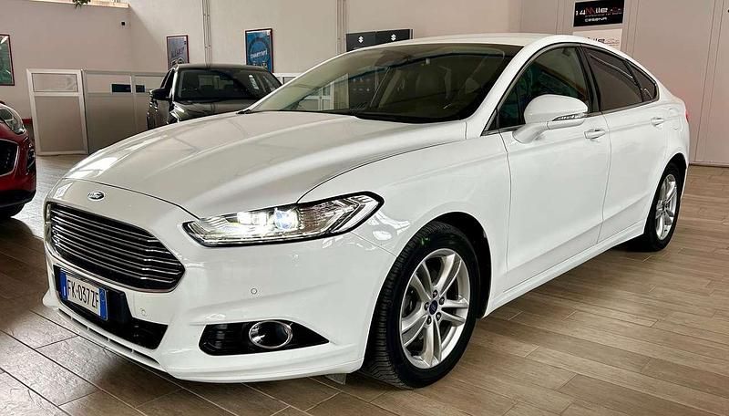 Usata Ford Mondeo Business Edition 150 CV (110 kW) 2017 Bianco Berlina