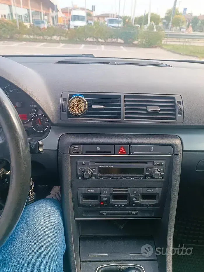 Usata Audi A4 116 CV (85 kW) 2005 Grigio Berlina