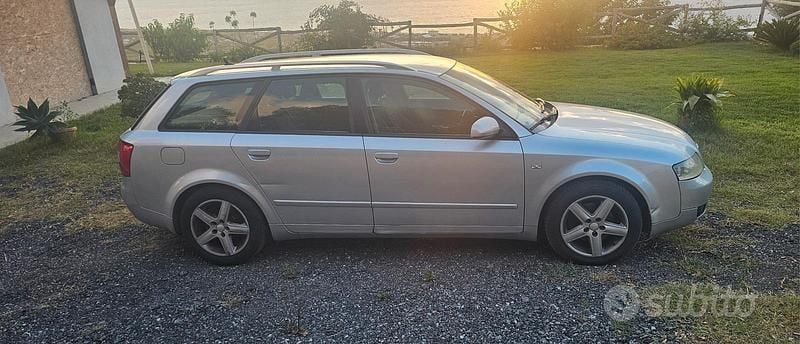 Usata Audi A4 130 CV (95 kW) 2004 Grigio Station wagon