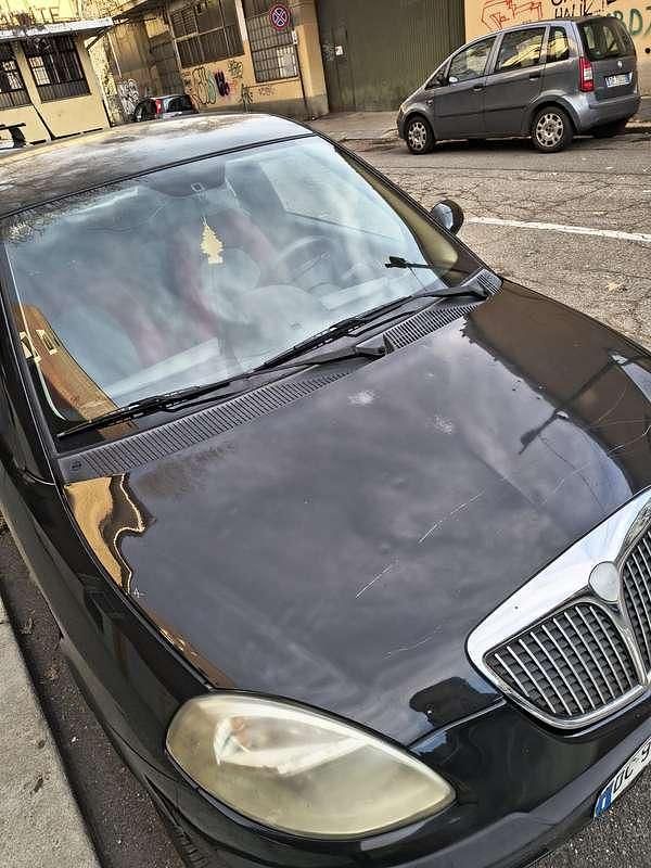 Usata Lancia Ypsilon 69 CV (50 kW) 2006 Nero Utilitaria